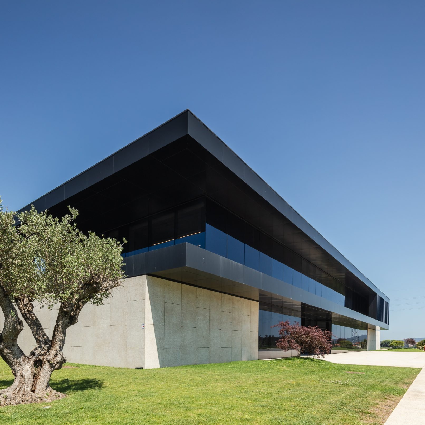 Porminho Industrial Building — 2