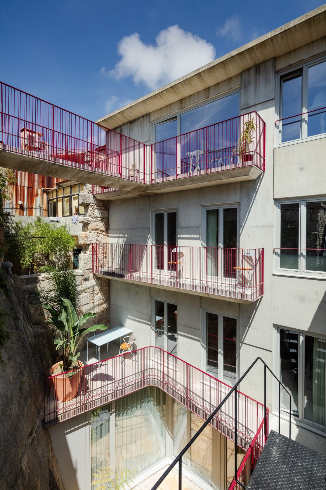 Building on Antero Quental — 88