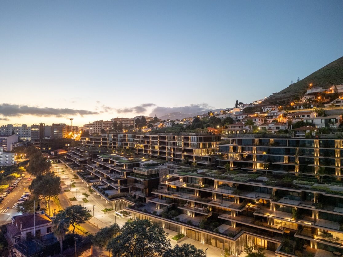 Savoy Residence Monumentalis — 386
