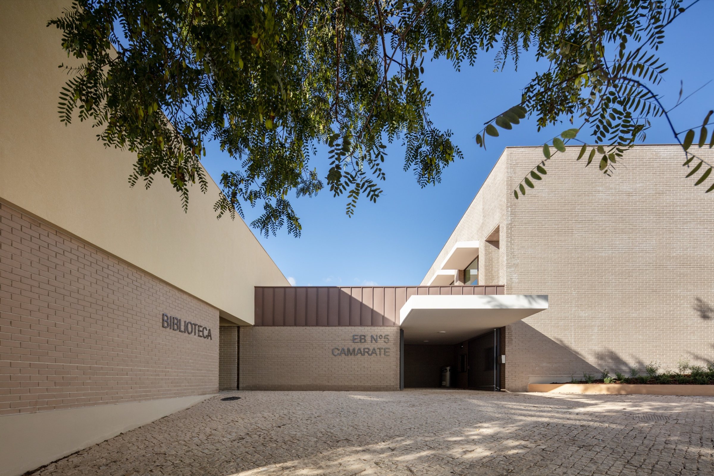 Escola Básica 5 Camarate