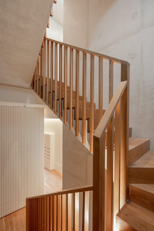 Martins Alho Building — 81