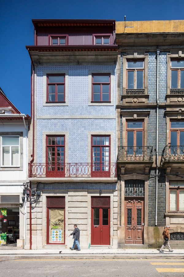 Building in Cedofeita — 2