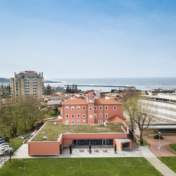 Edifício da Universidade Católica — 81