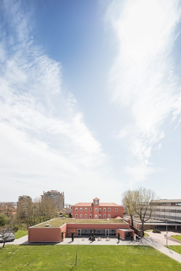 Edifício da Universidade Católica — 14